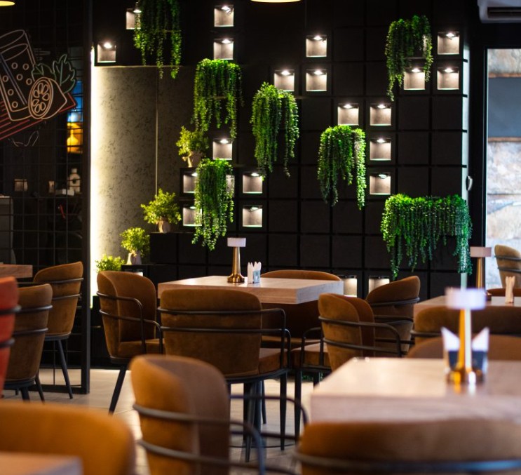 کافه رستوران لورا