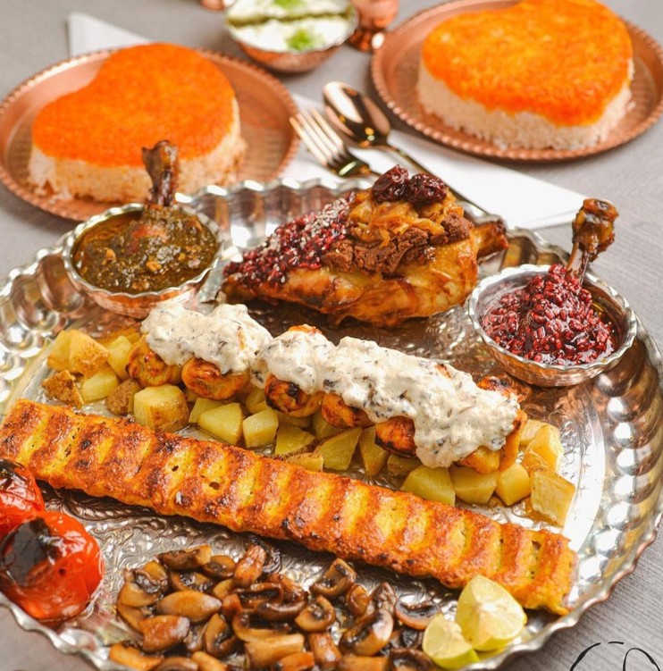 مجموعه رستوران آویشو